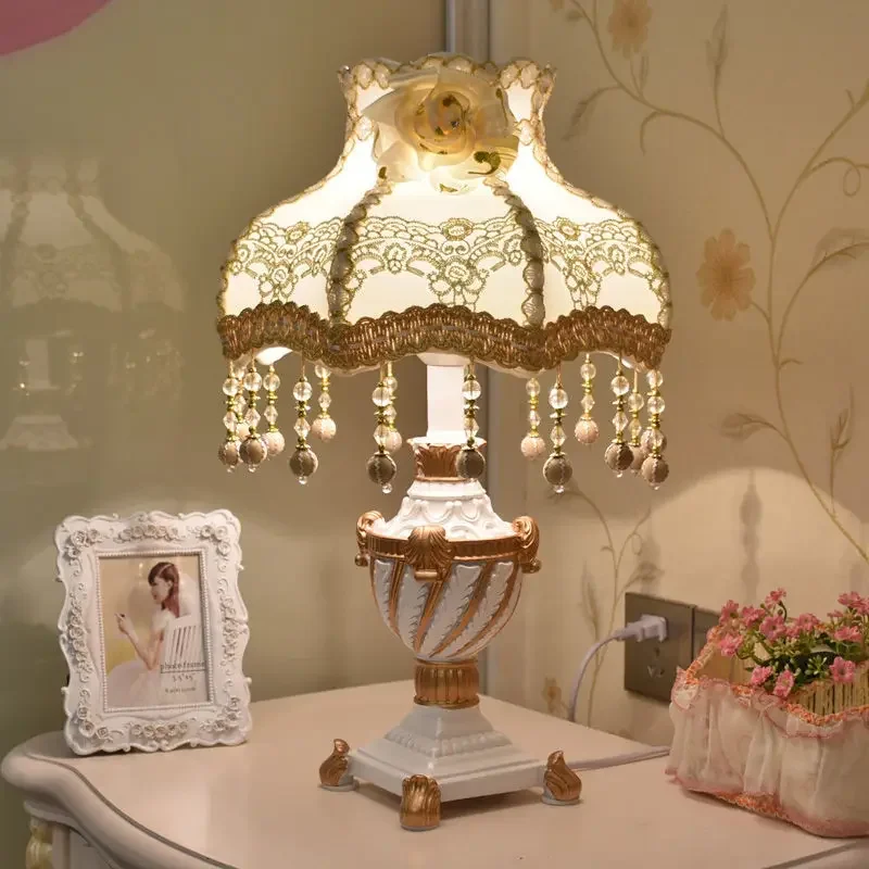 Nordic Princess Vintage Table  - огляд і ціна Decor Lighting The Parade