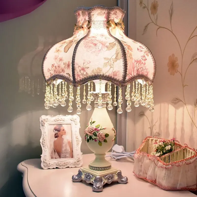 Nordic Princess Vintage Table  - огляд і ціна Decor Lighting The Parade