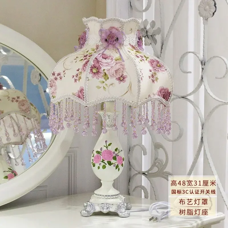 Nordic Princess Vintage Table  - огляд і ціна Decor Lighting The Parade