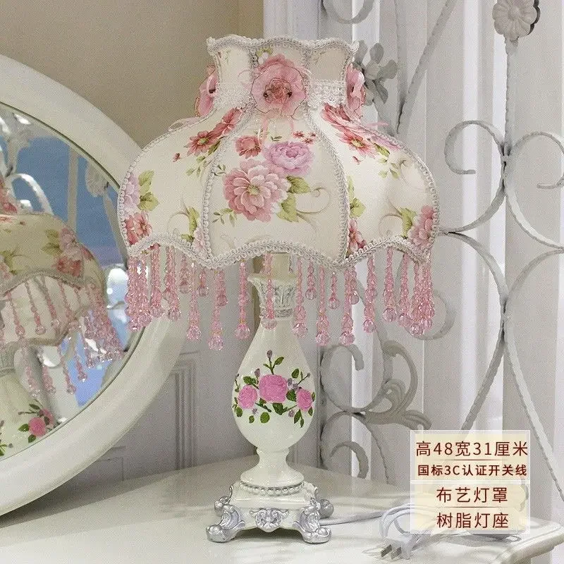 Nordic Princess Vintage Table  - огляд і ціна Decor Lighting The Parade