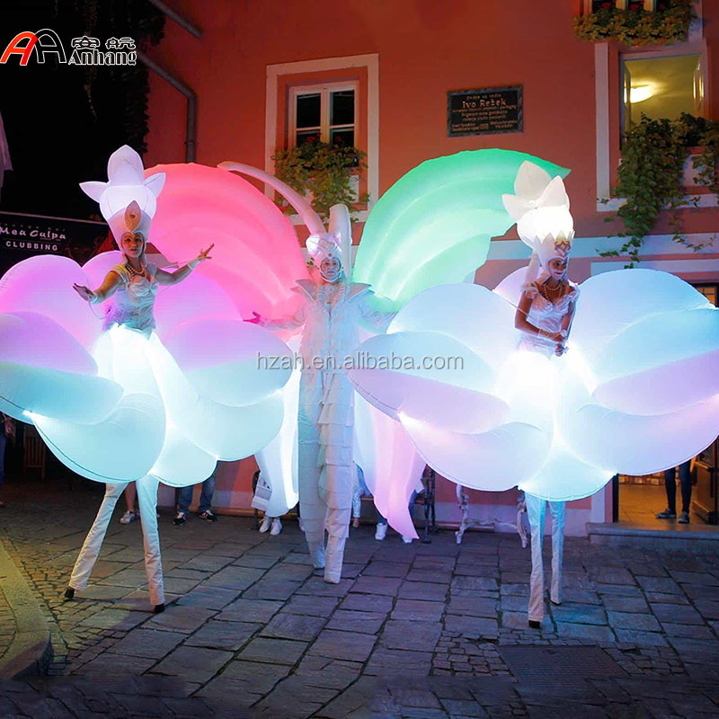 Fancy White Inflatable Flower  - огляд і ціна Decor Lighting The Parade